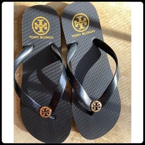 Tory Burch flip flops, Size 8, black and gold